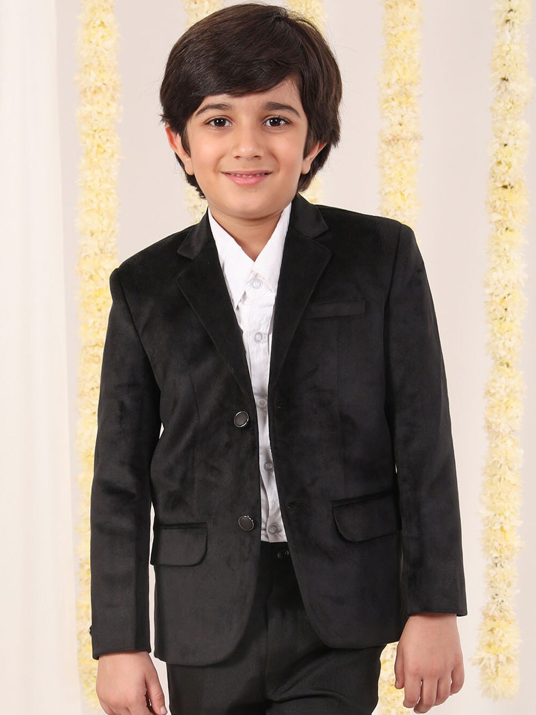 

VASTRAMAY Boys Slim-Fit Single-Breasted Blazer, Black
