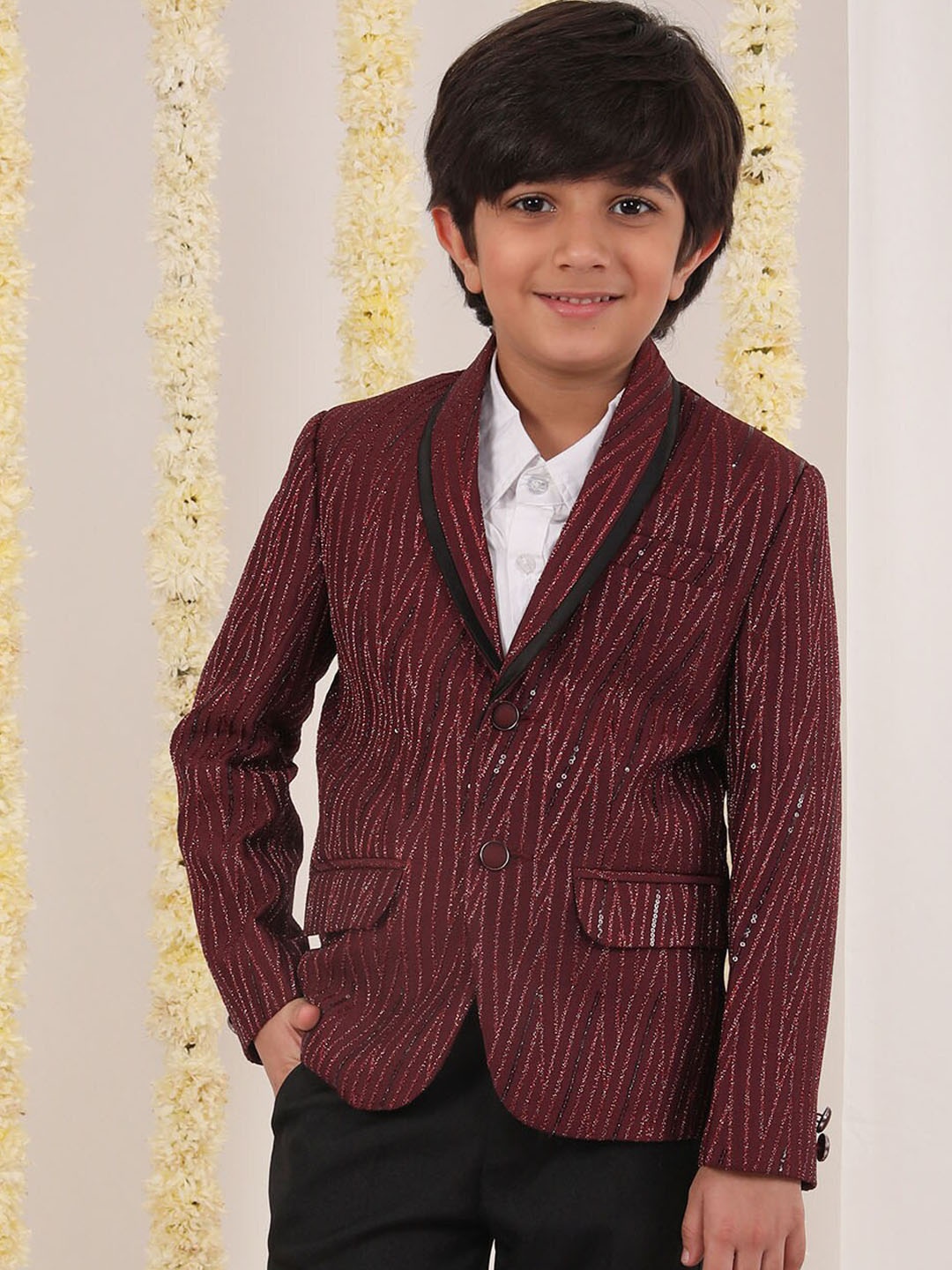 

VASTRAMAY Boys Self-Design Single-Breasted Slim-Fit Blazer, Maroon