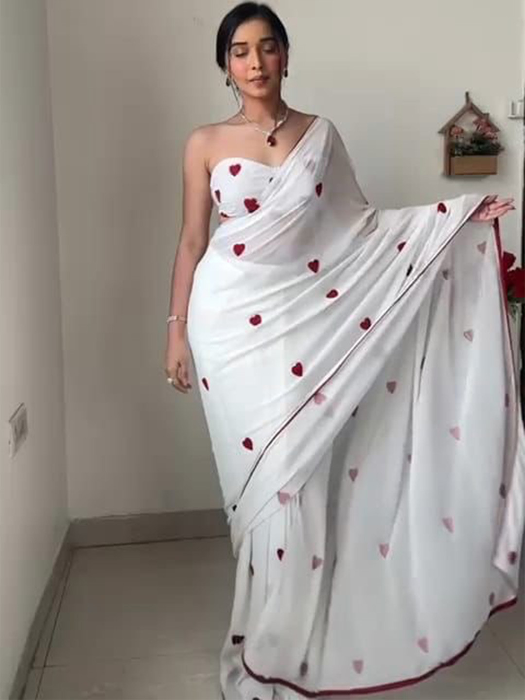 

KALINI Abstract Printed Pure Georgette Mysore Silk Saree, White