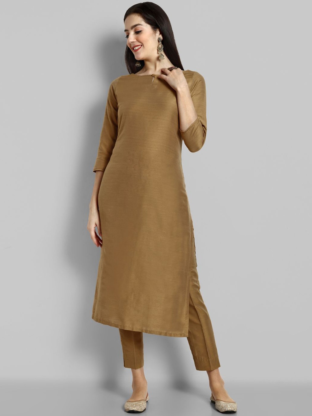 

Mera Rang Keyhole Neck Cotton Silk Straight Kurta, Gold