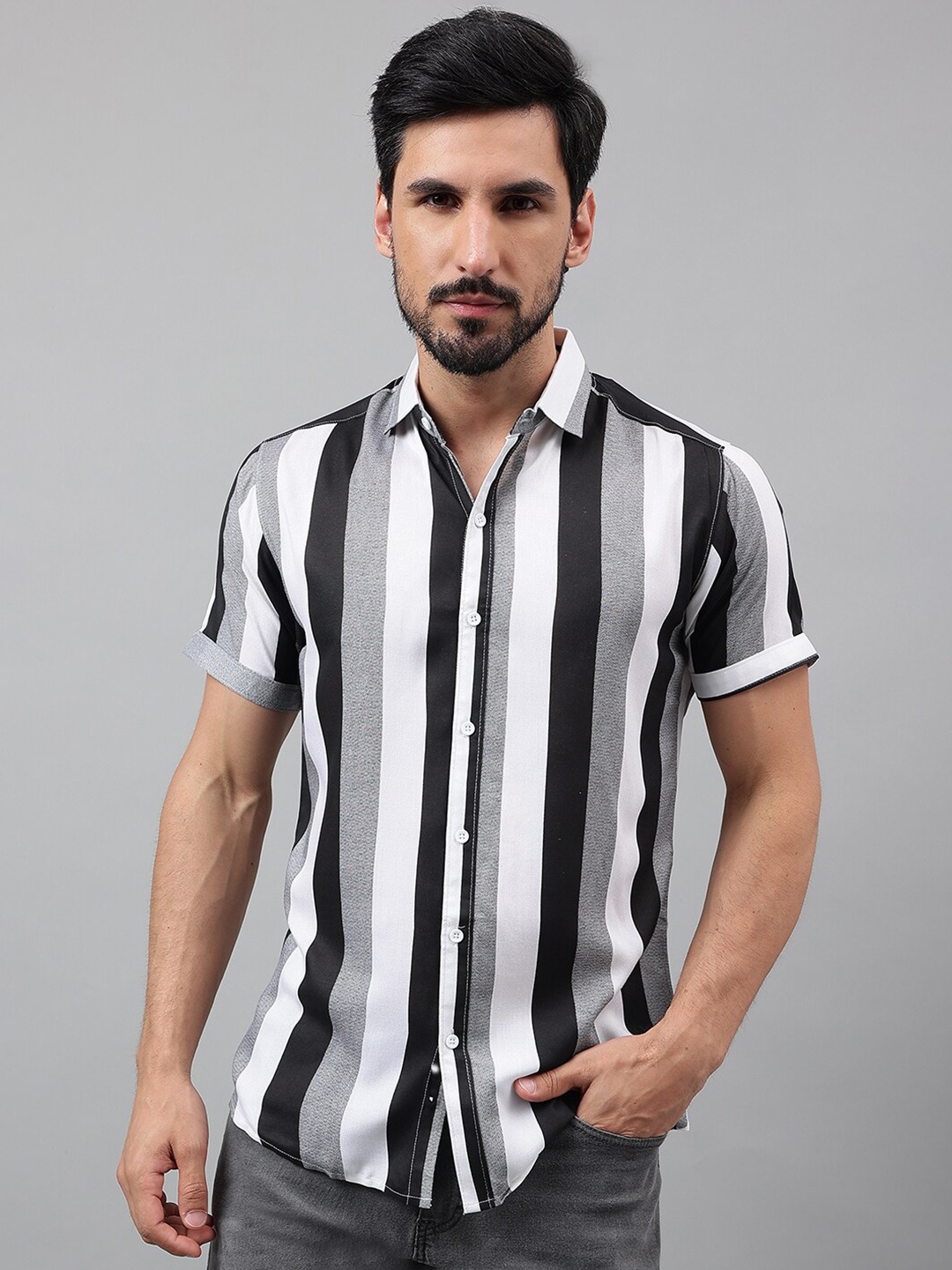Voroxy New Fit Vertical Striped Casual Shirt, Black