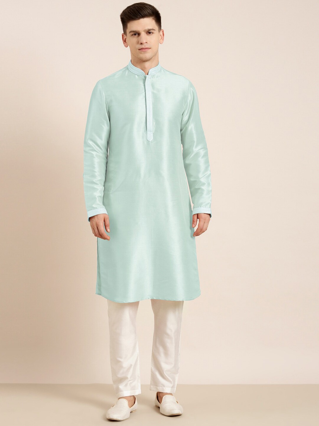 

TheEthnic.Co Mandarin Collar Zari Straight Kurta with Trousers, Blue