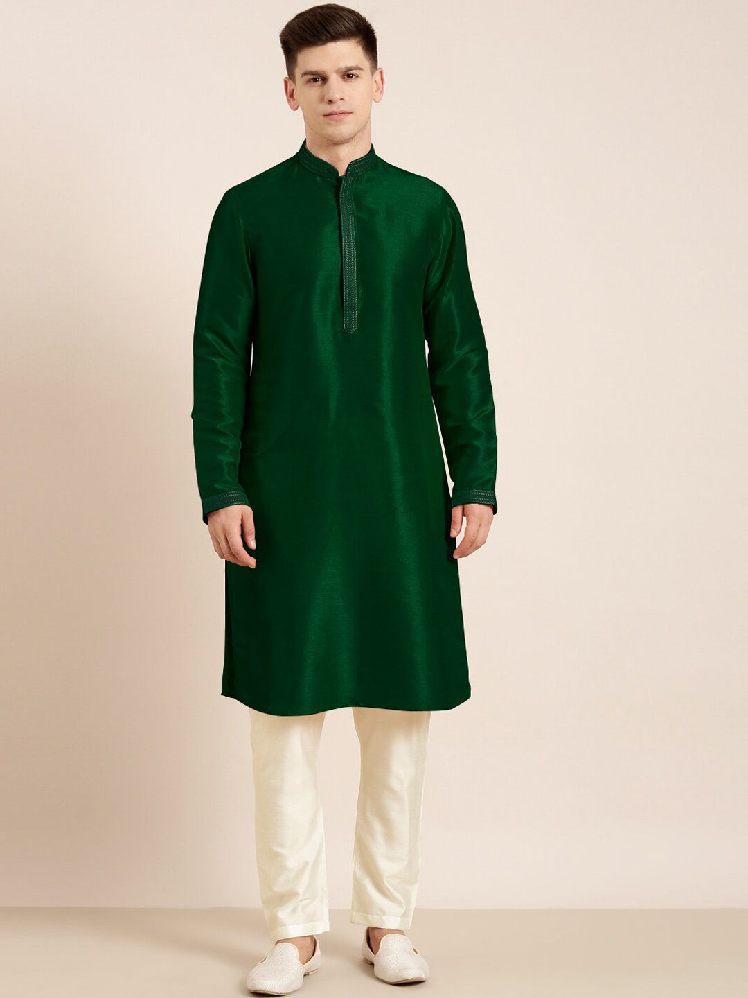 

TheEthnic.Co Mandarin Collar Kurta With Trousers, Green