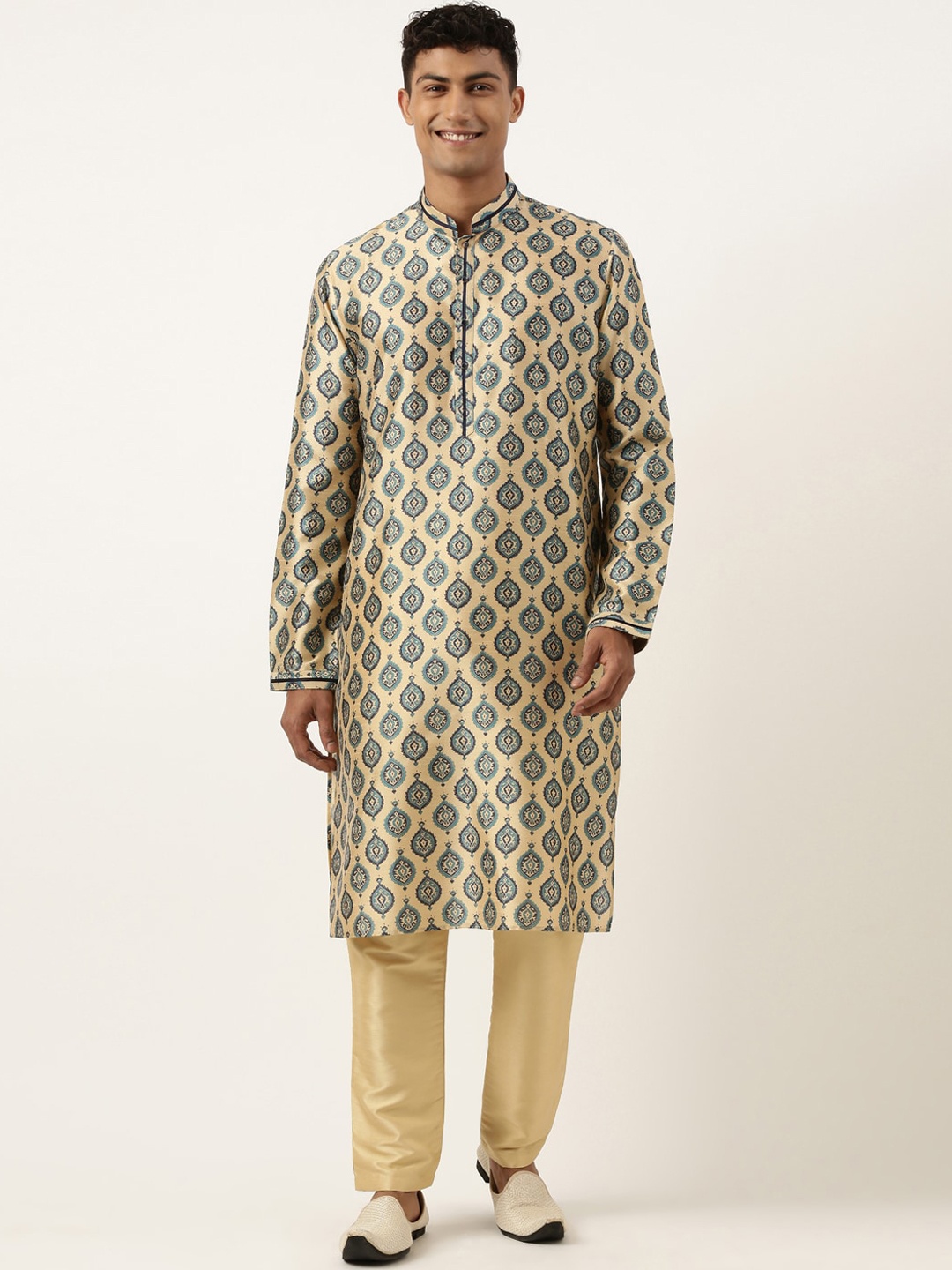 

TheEthnic.Co Ethnic Motifs Printed Mandarin Collar Kurta with Pyjamas, Gold