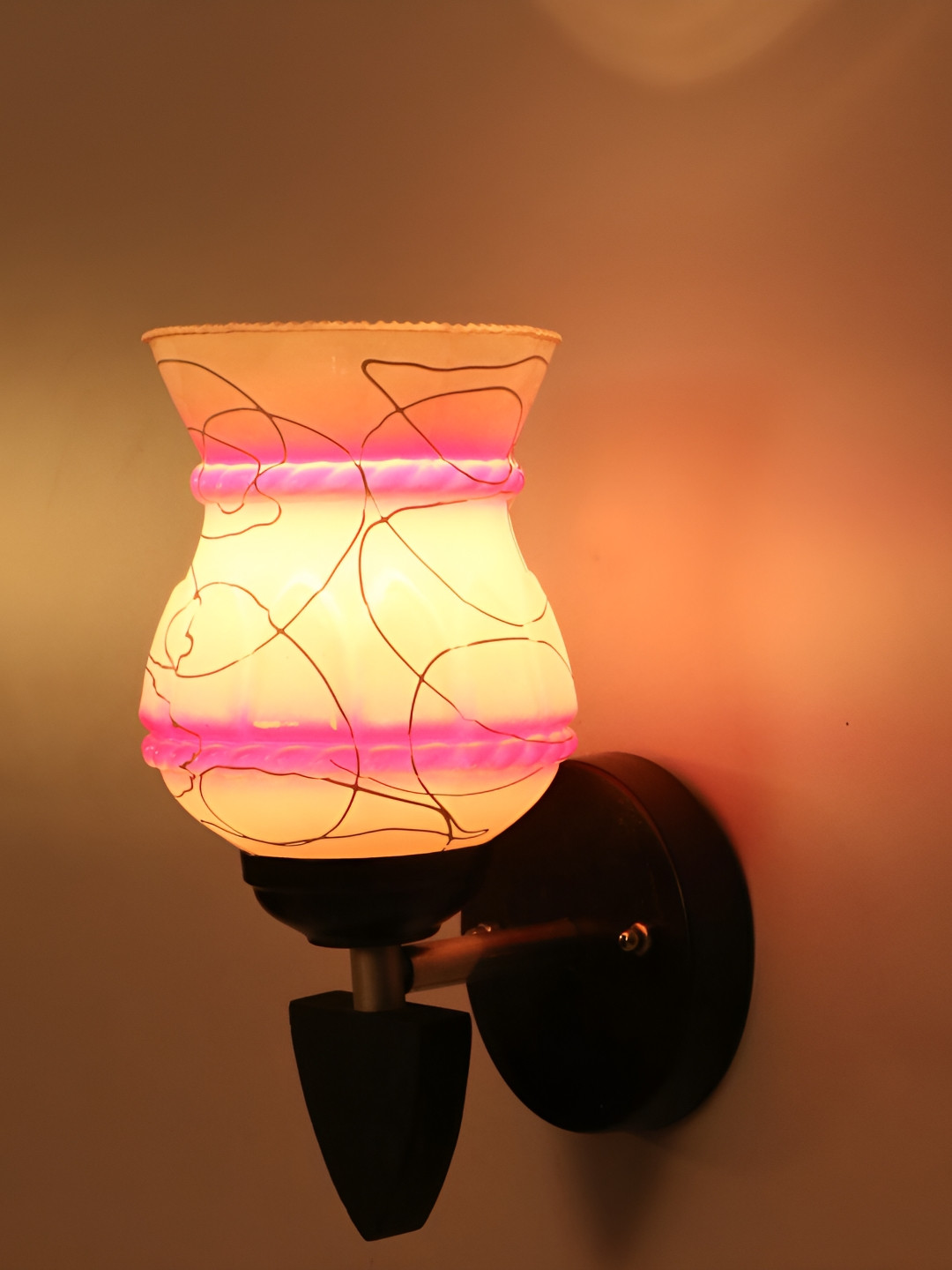 

Afast Pink & Black Printed Abstract Shaped Glass Wall Lamp