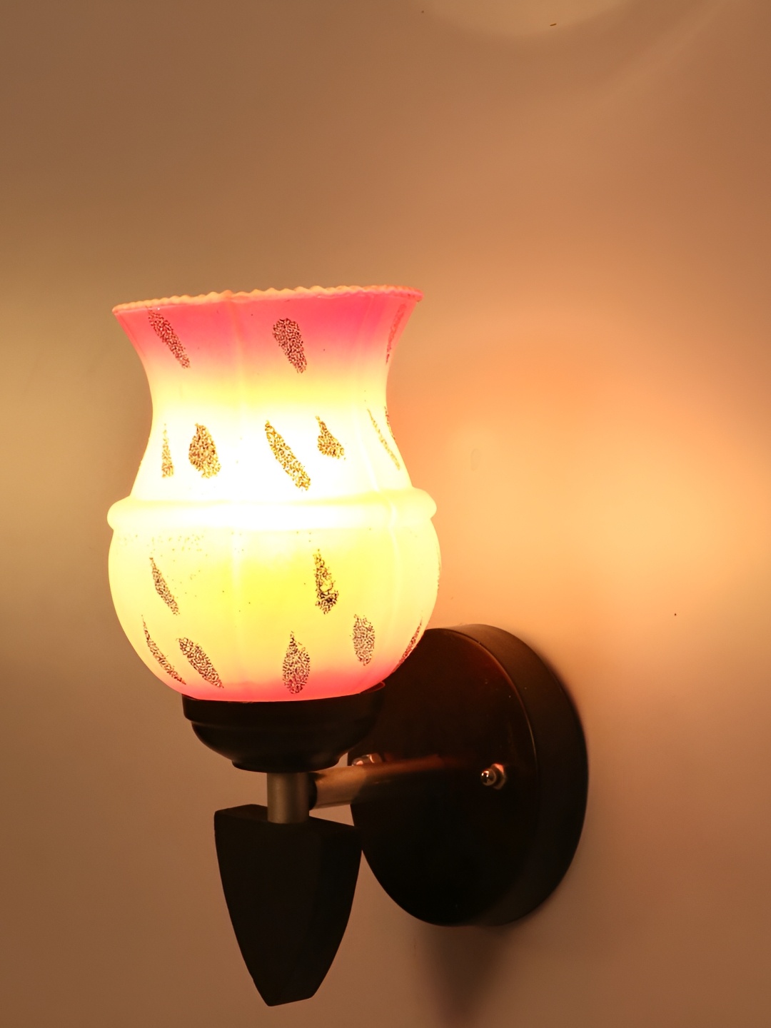 

Afast Pink & Black Printed Abstract Shaped Glass Wall Lamp