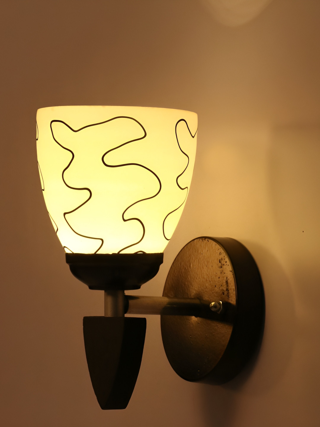 

Afast Black & White Printed Abstract Shaped Glass Wall Lamp