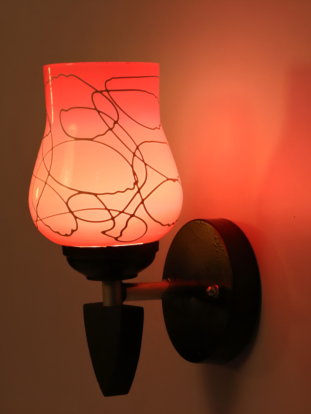 

Afast Pink & Black Printed Abstract Shaped Glass Wall Lamp