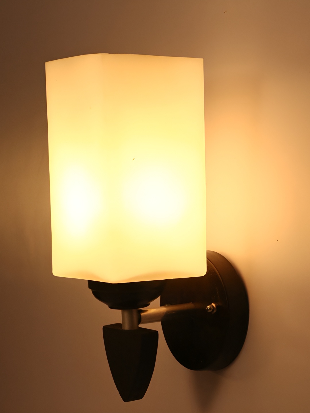 

Afast White & Black Rectangle Shaped Glass Wall Lamp