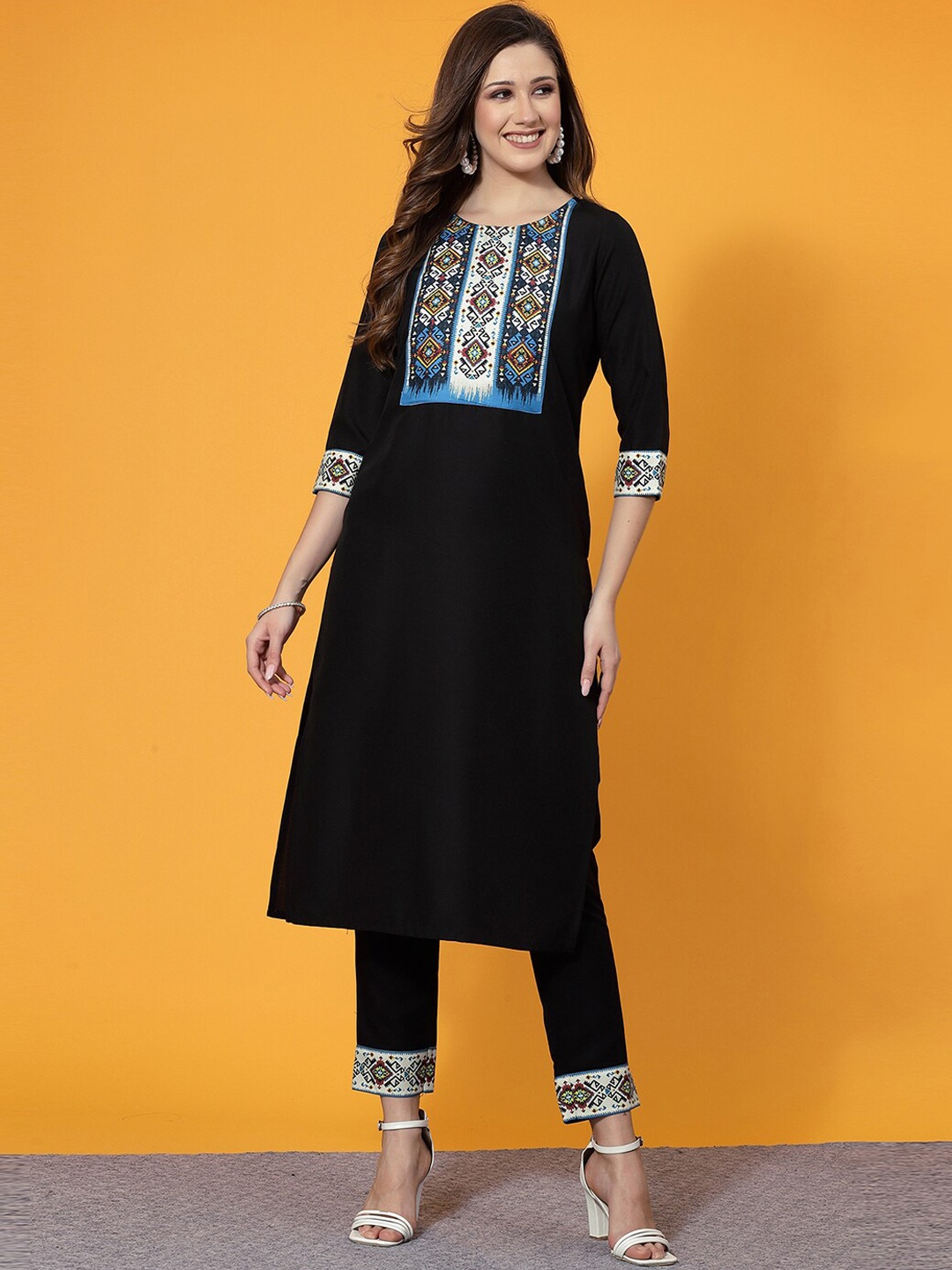 

KALINI Ethnic Motifs Yoke Design Straight Kurta with Trousers, Black