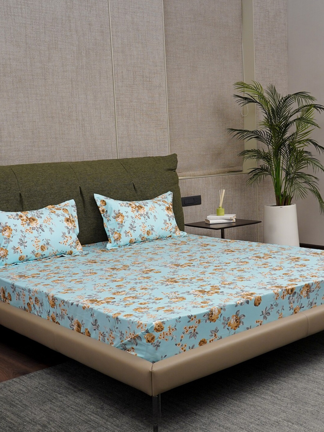 

URBAN SPACE Floral Printed Cotton Fitted 200 TC King Bedsheet With 2 Pillow Covers, Blue