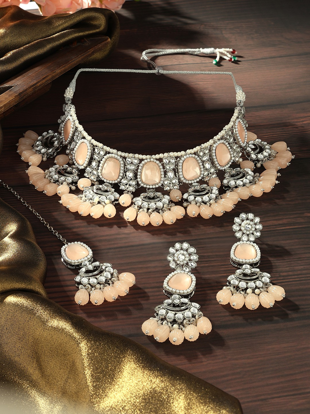 

Zaveri Pearls Silver-Plated Kundan Studded & Beaded Necklace With Earrings & Maang Tika
