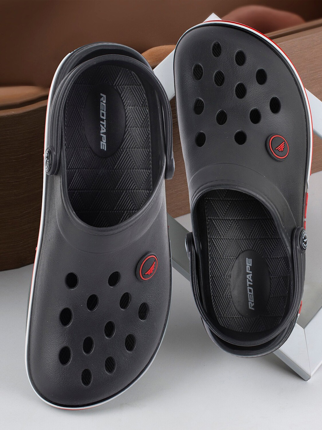 

Red Tape Men Lightweight Rubber Clogs, Black