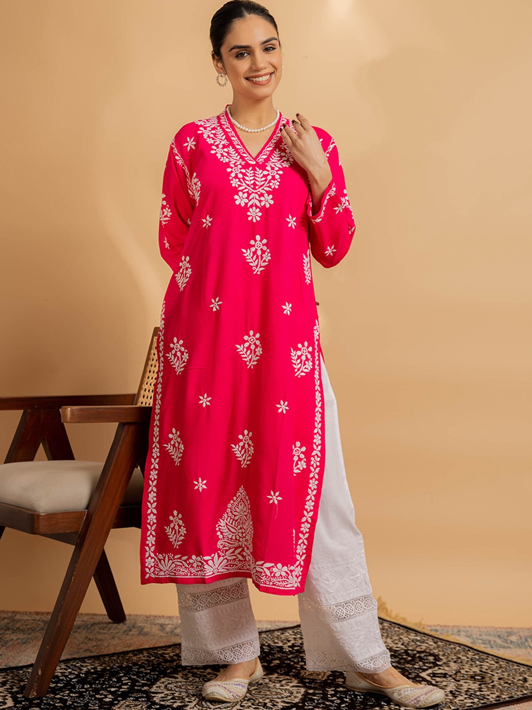 

HOUSE OF KARI Floral Embroidered V-Neck A-Line Kurta, Pink