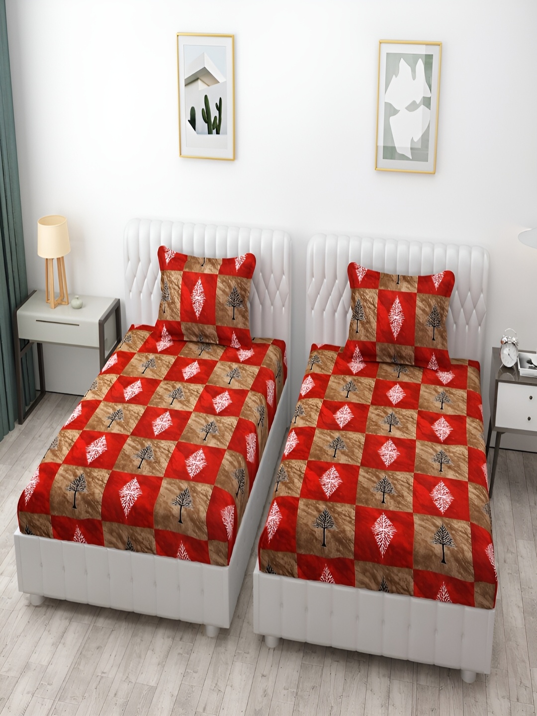 

Bromwick Red& White Geometric Cotton 210 TC 2 Single Bedsheet with 2 Pillow Covers