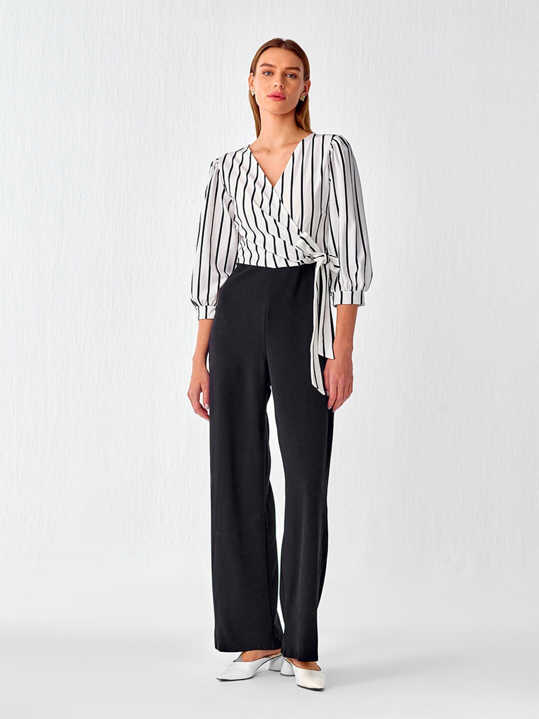 

COVER STORY Black Striped V-Neck Basic Jumpsuit