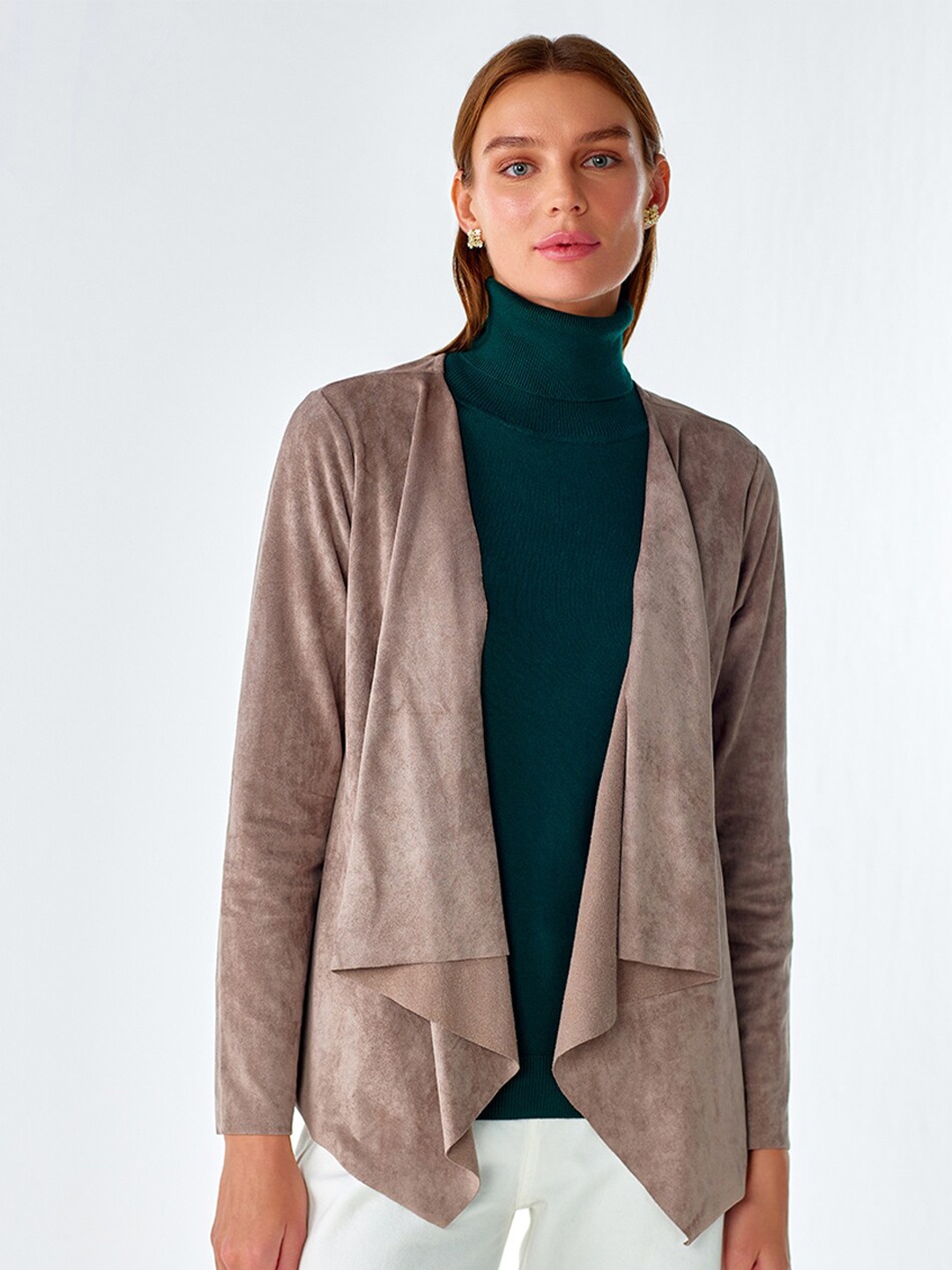 

COVER STORY Open Front Shrug, Off white