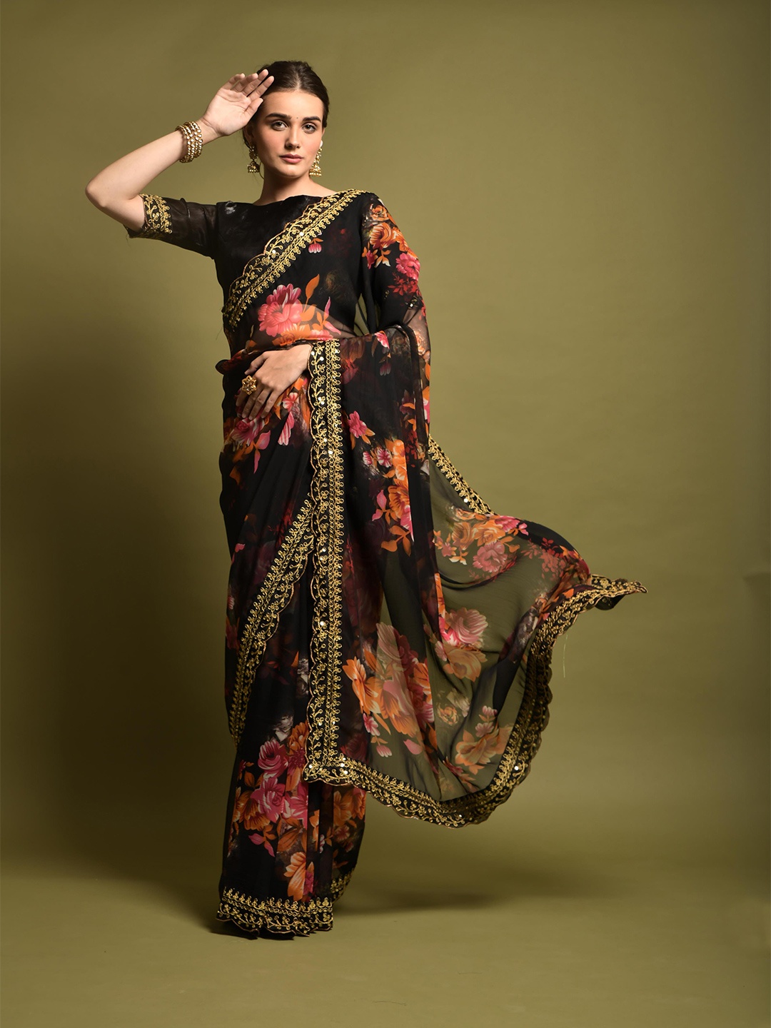 

DWINI Floral Embroidered Pure Georgette Saree, Black