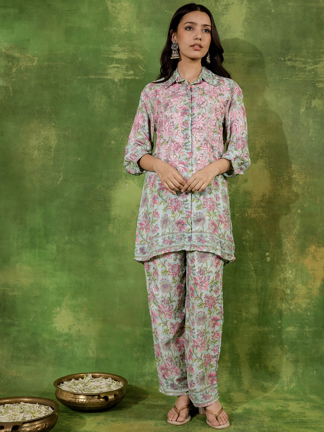 

HOUSE OF KARI Floral Printed Pure Silk Kurta with Trousers, Blue