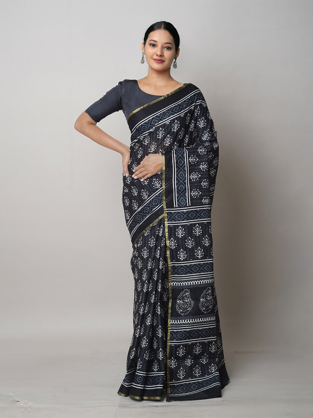 

Unnati Silks Ajrak Block Pure Cotton Handloom Block Print Saree, Black
