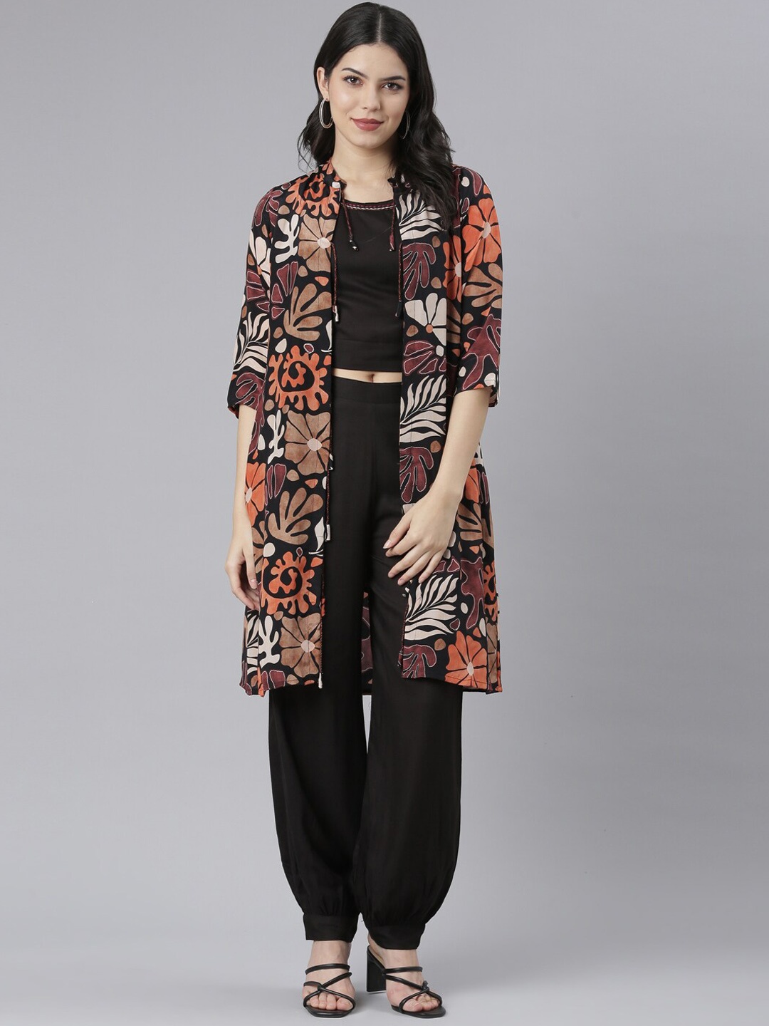 

Neerus Straight Sleeveless Top & Salwar With Jacket, Brown