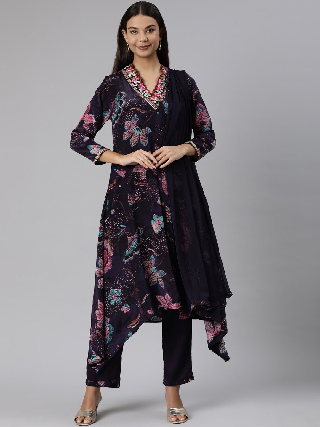 

Neerus Floral Printed Thread Work Kurta with Trousers & With Dupatta, Purple