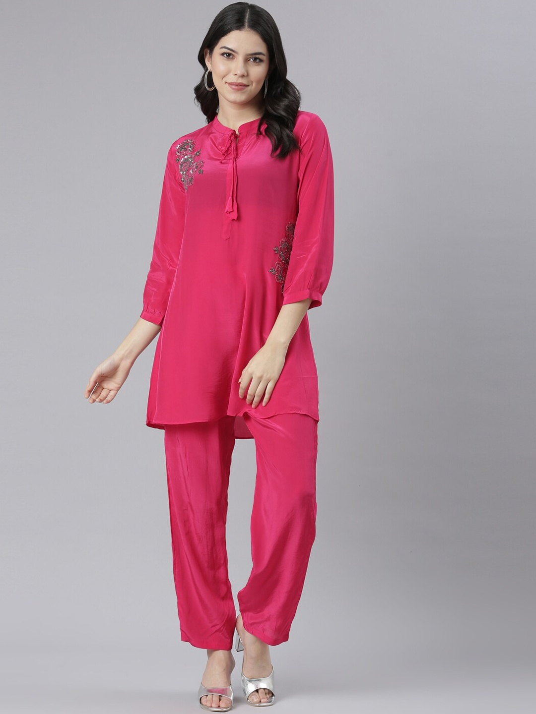 

Neerus Tie Up Neck Regular Beads and Stones Satin Kurta with Trousers, Pink