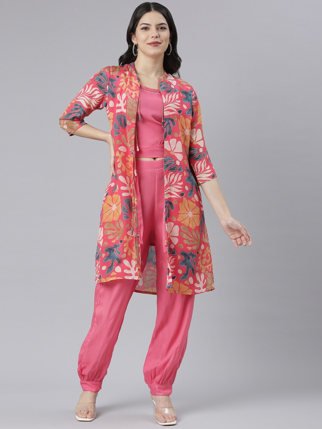 

Neerus Straight Sleeveless Top & Salwar With Jacket, Pink