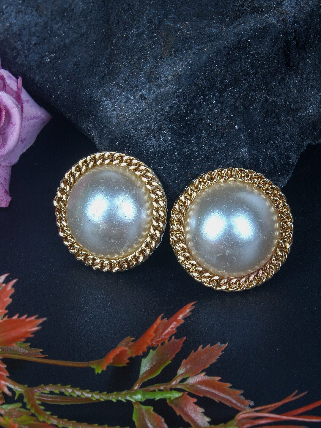 

Stylecast X KPOP Gold-Plated Circular Studs Earrings