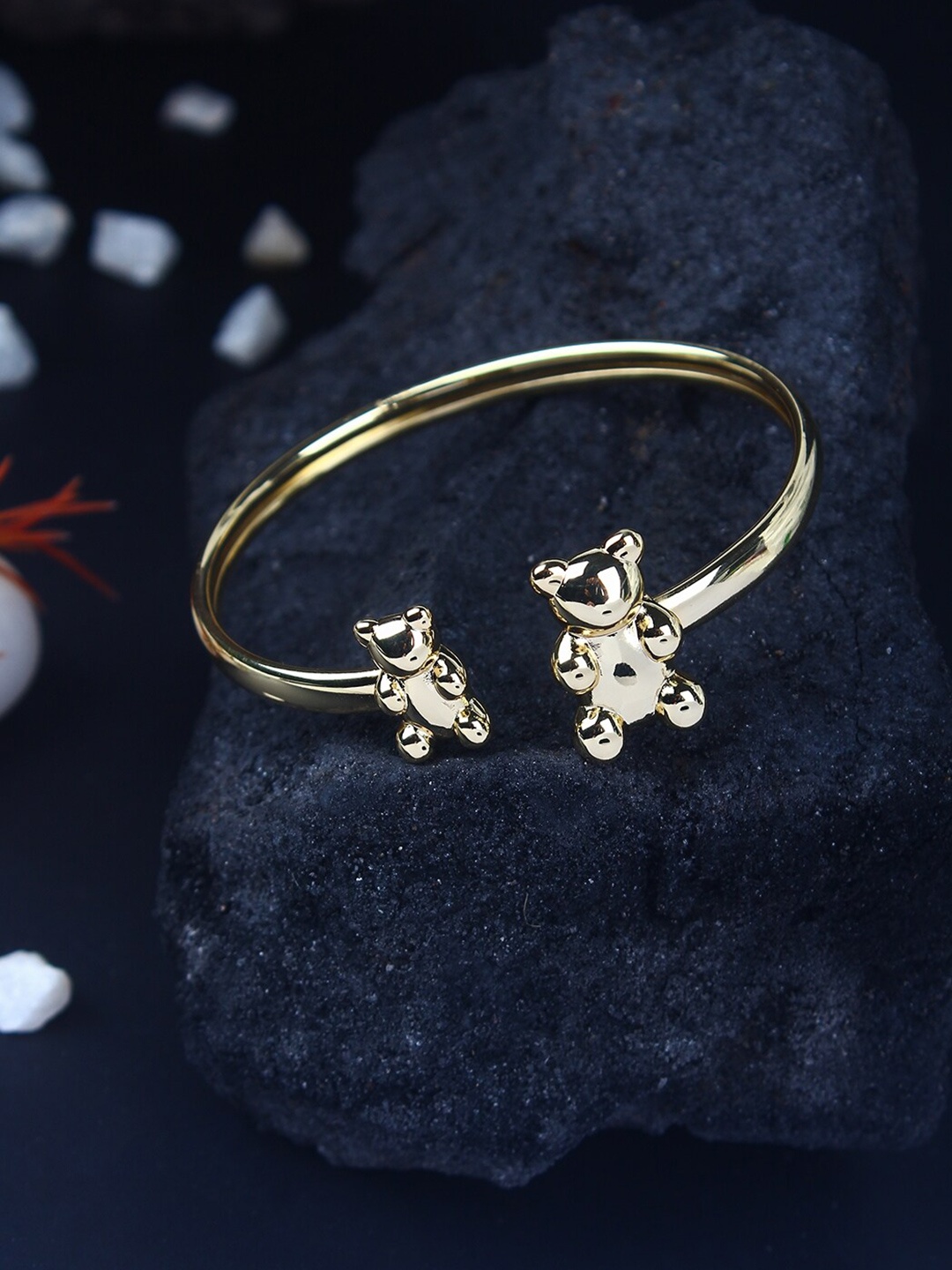 

Stylecast X KPOP Women Gold-Plated Bangle-Style Bracelet