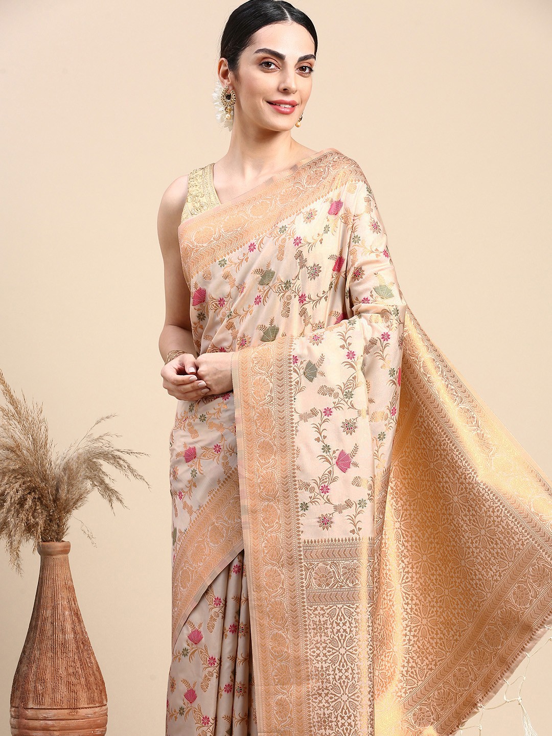 

Mitera Floral Zari Banarasi Saree, Cream
