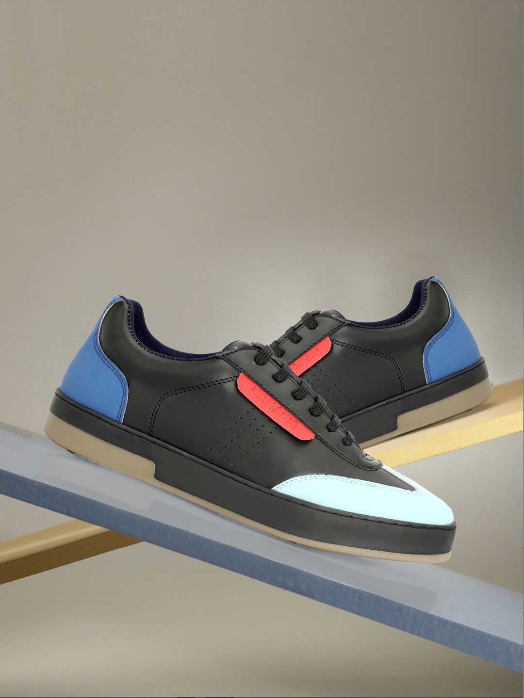 

SHOZANIA Men Colourblocked Lightweight Leather Sneakers, Black