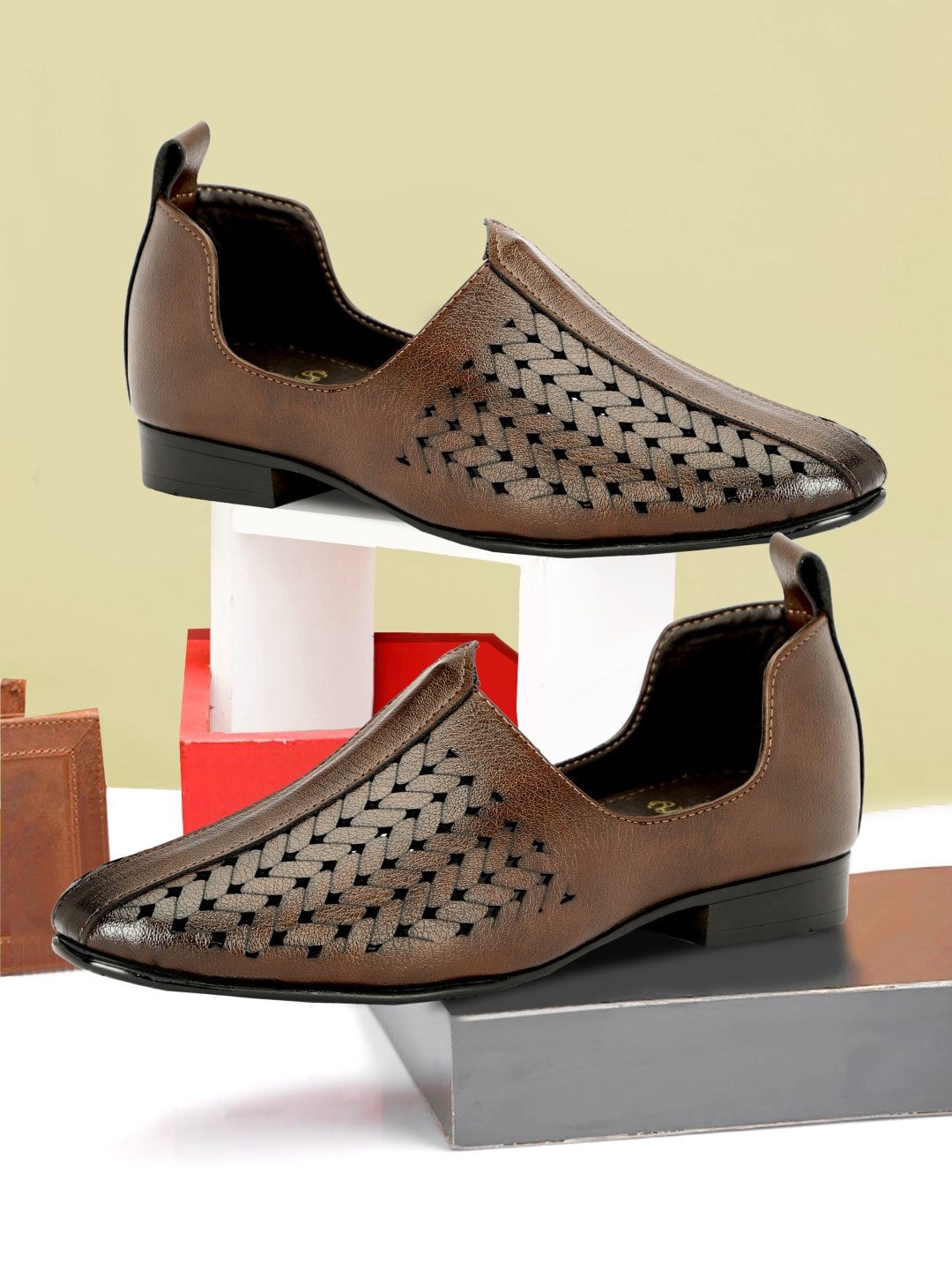 

SHOZANIA Men Textured Lightweight Leather Mojaris With Laser Cuts, Brown