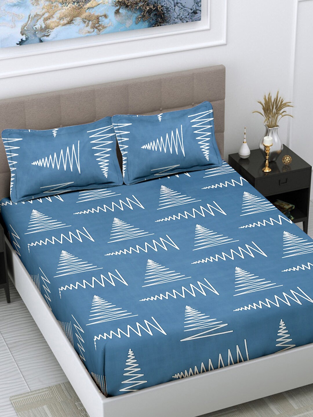 

FABINALIV Blue & White Geometric Print 300 TC King Size Bedsheet & 2 Pillow Covers