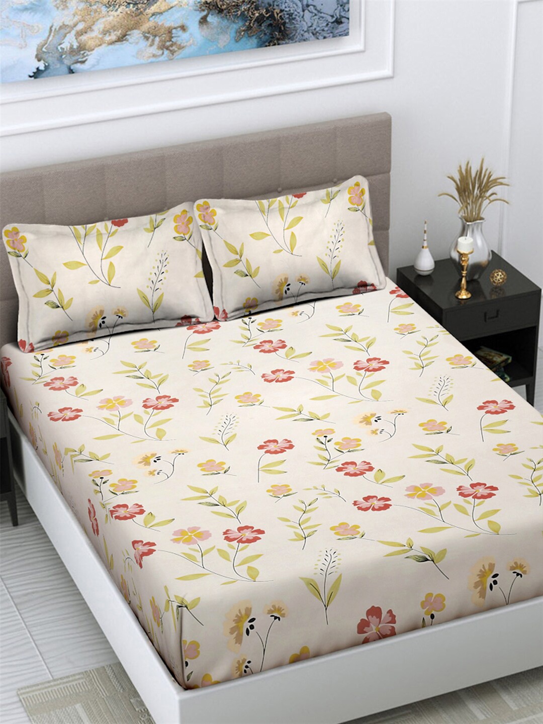 

FABINALIV Beige & Red Floral Print 300 TC King Size Bedsheet & 2 Pillow Covers