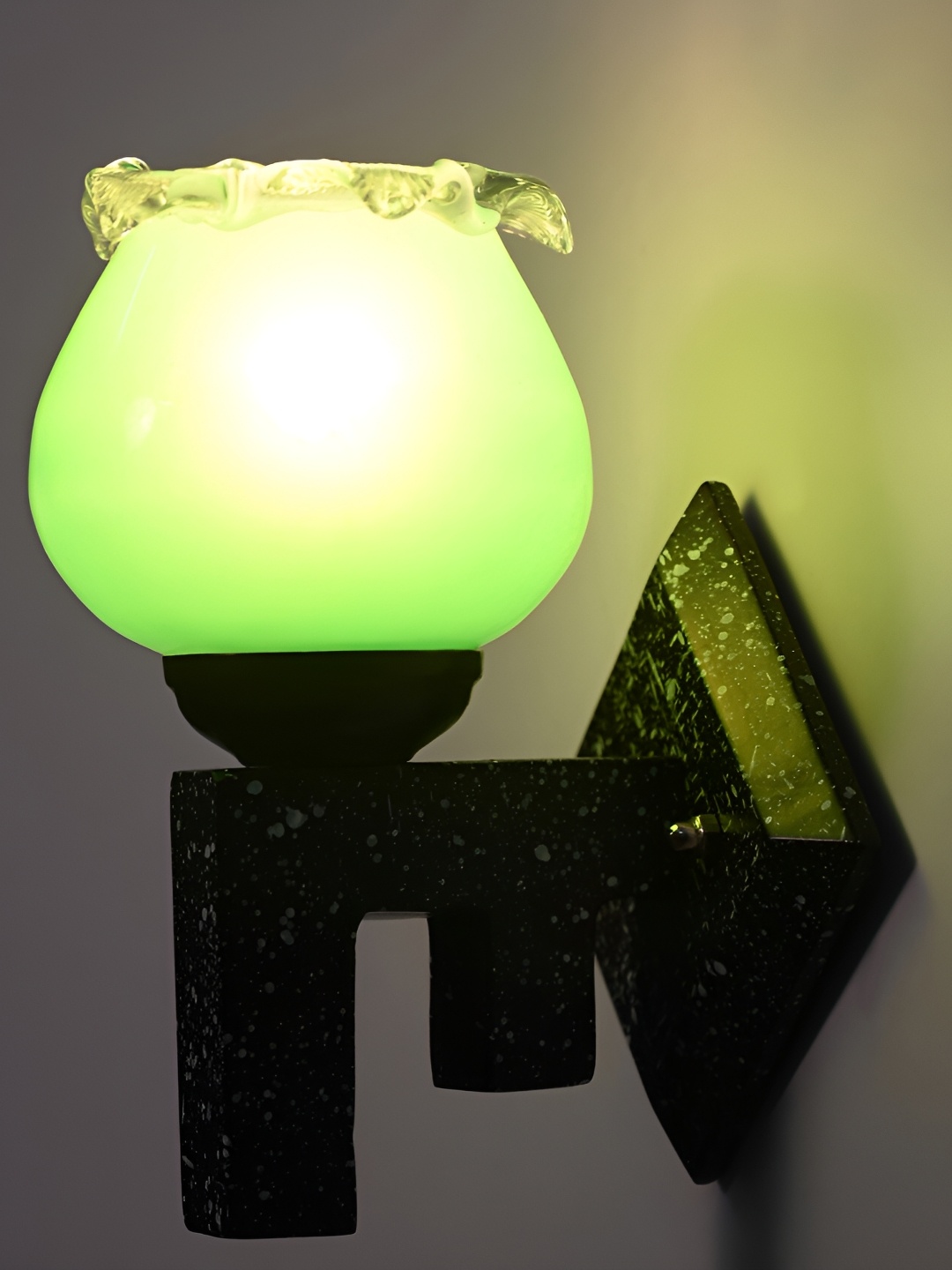 

Afast Green & Black Textured Abstract Shaped Glass Wall Lamp