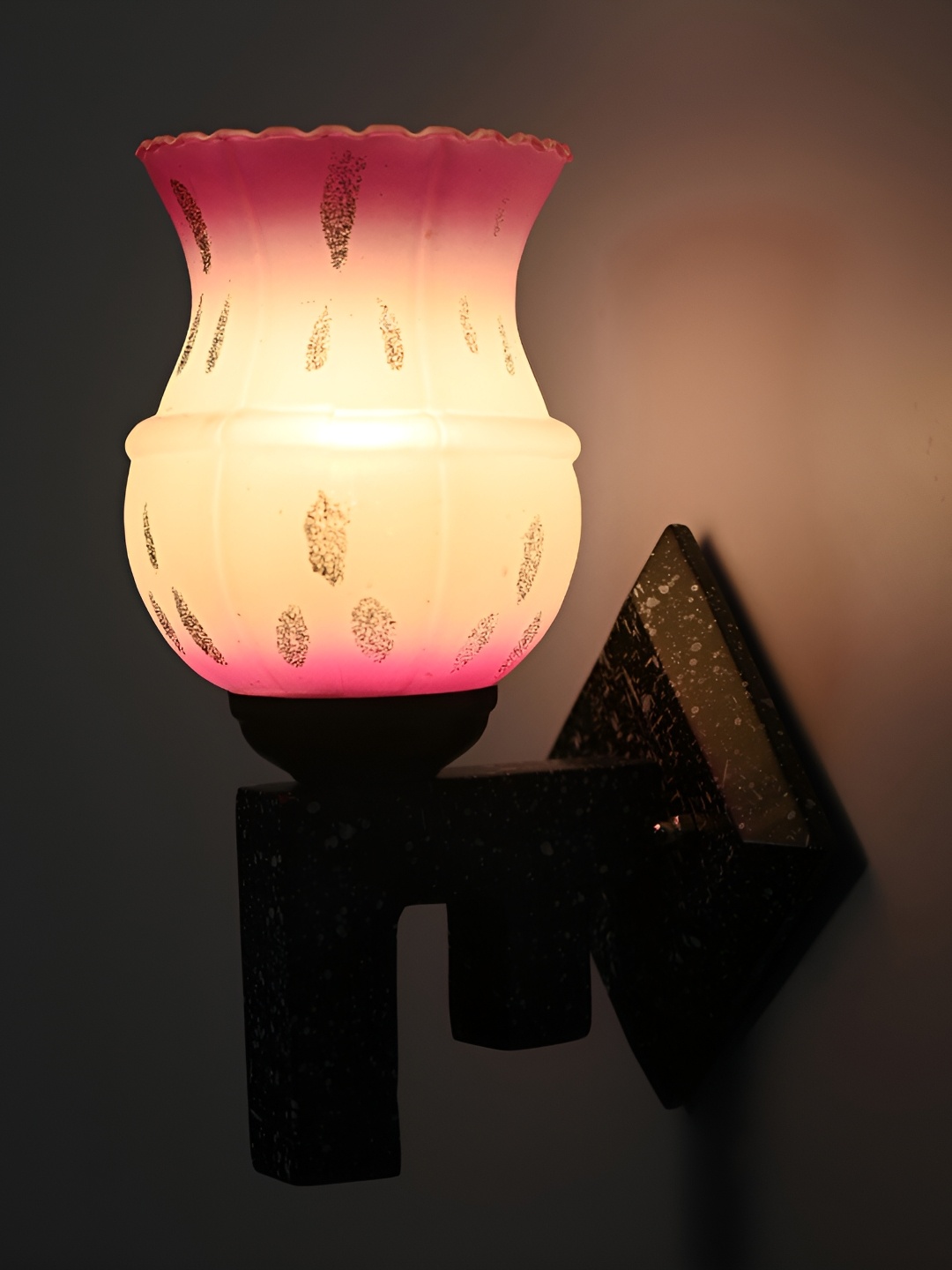 

Afast Pink & Black Printed Abstract Shaped Glass Wall Lamp
