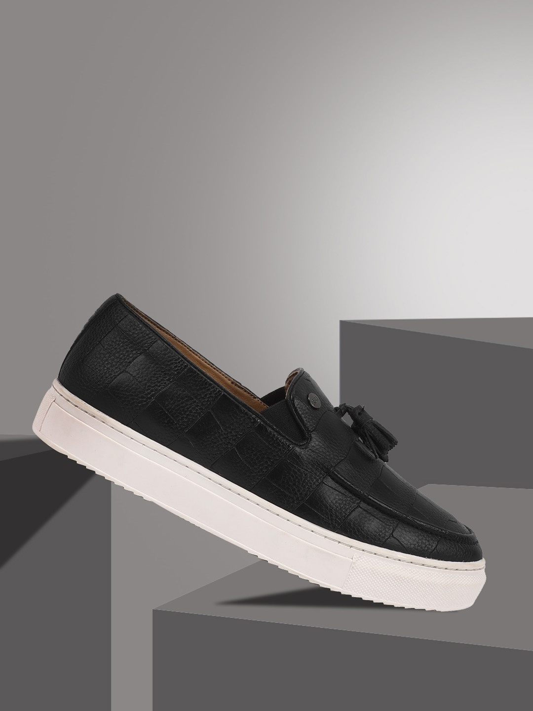 

Carlton London Men Textured Comfort Insole Leather Tassel Slip-On Sneakers, Black