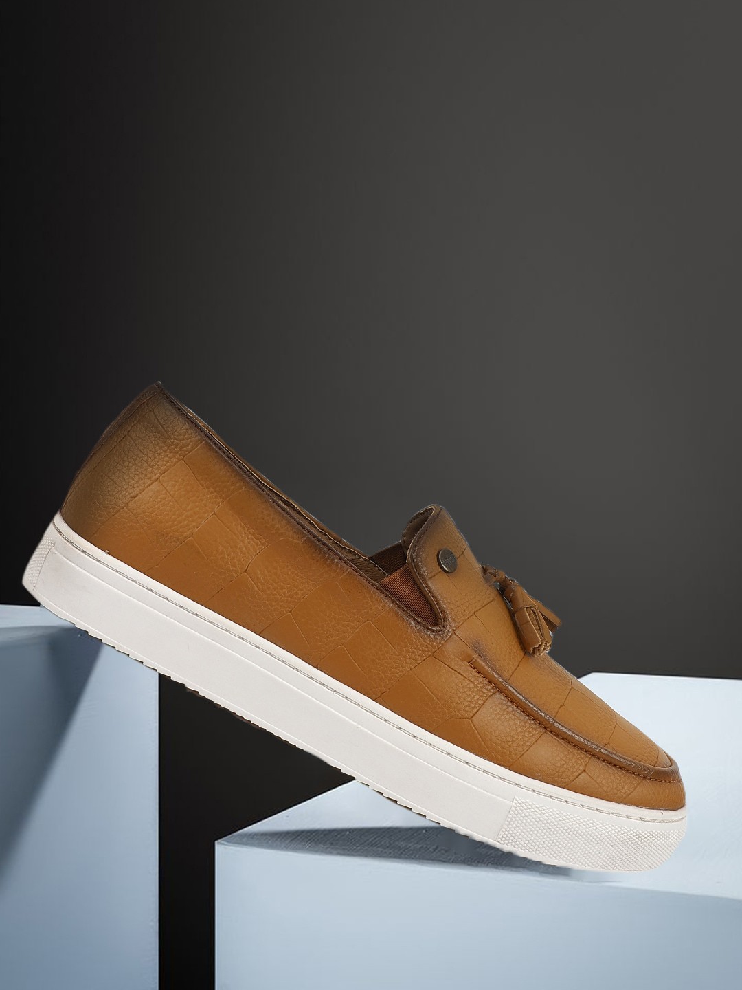 

Carlton London Men Textured Comfort Insole Leather Tassel Slip-On Sneakers, Tan