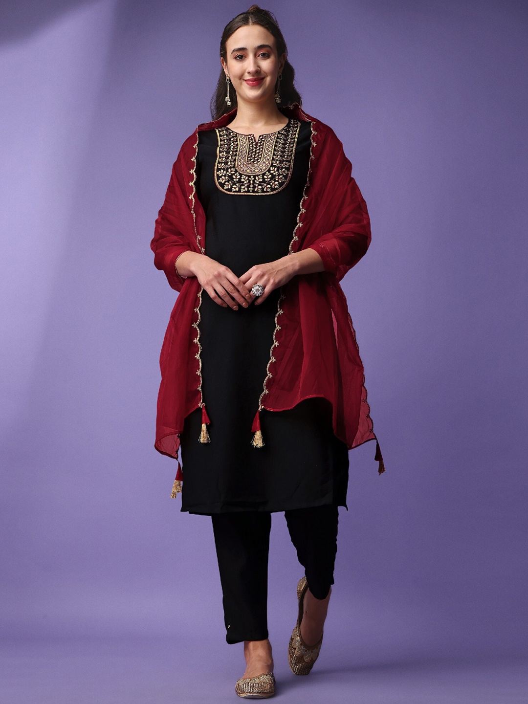 

CLEMIRA Floral Yoke Designed Regular Thread Work Kurta With Trousers & Dupatta, Black
