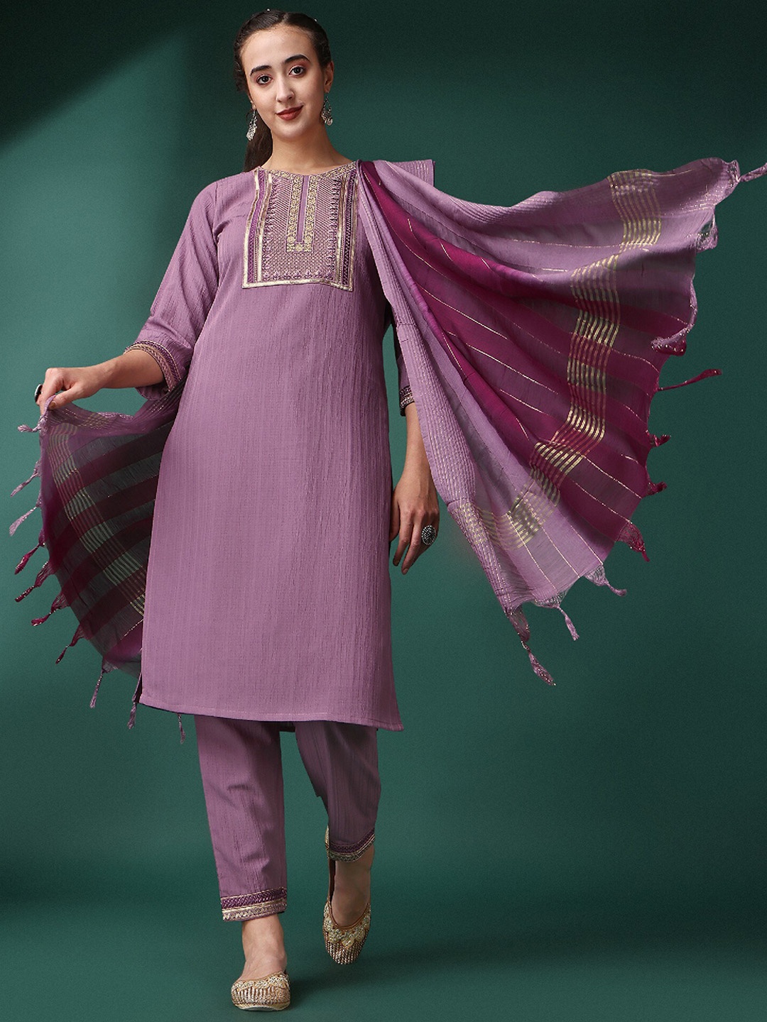 

CLEMIRA Ethnic Motifs Yoke Design Sequinned Kurta With Trousers & Dupatta, Purple