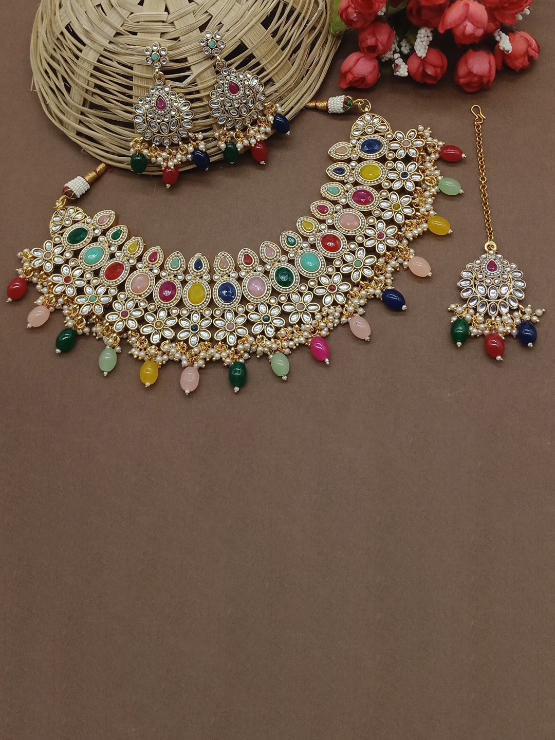 

AASHISH IMITATION Gold Plated Kundan & Beaded Jewellary Set