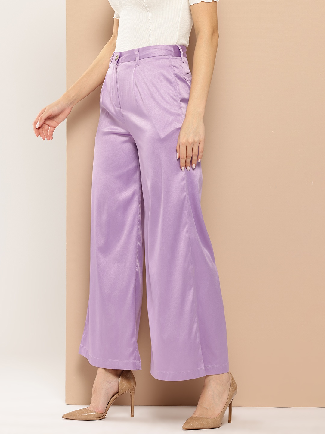 

Chemistry Women Satin Pleated Trousers, Lavender