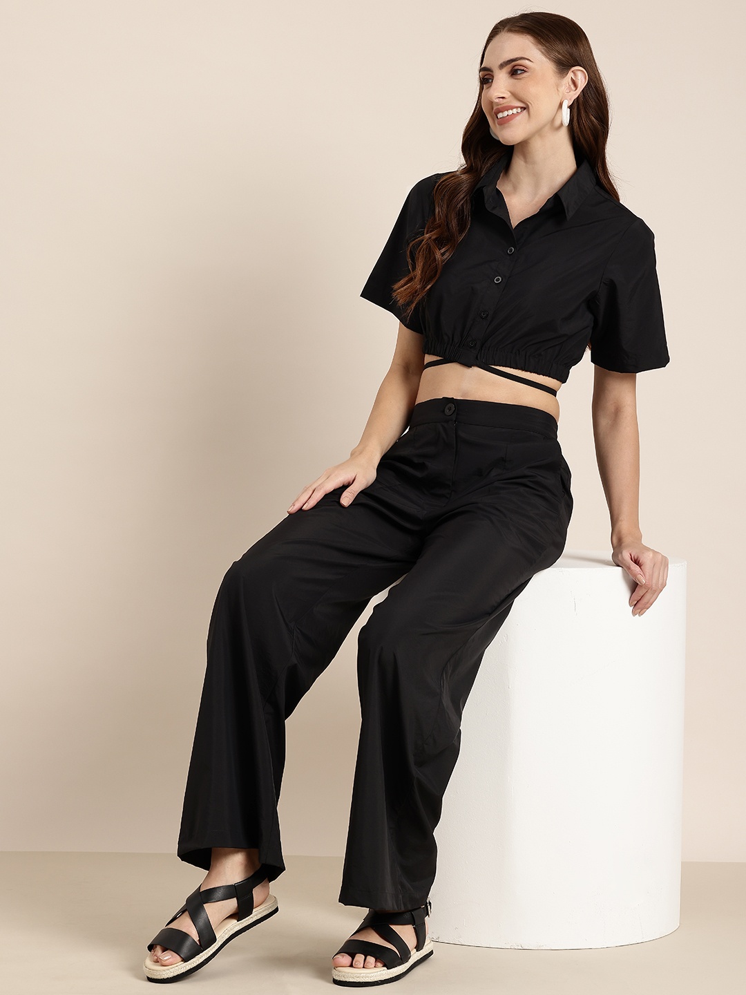 

HERE&NOW Solid Crop Shirt And Trousers, Black