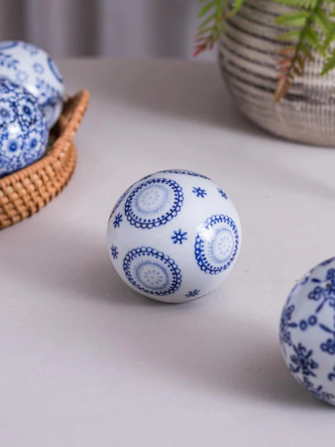 

THEDECORKART White & Blue Printed Showpiece