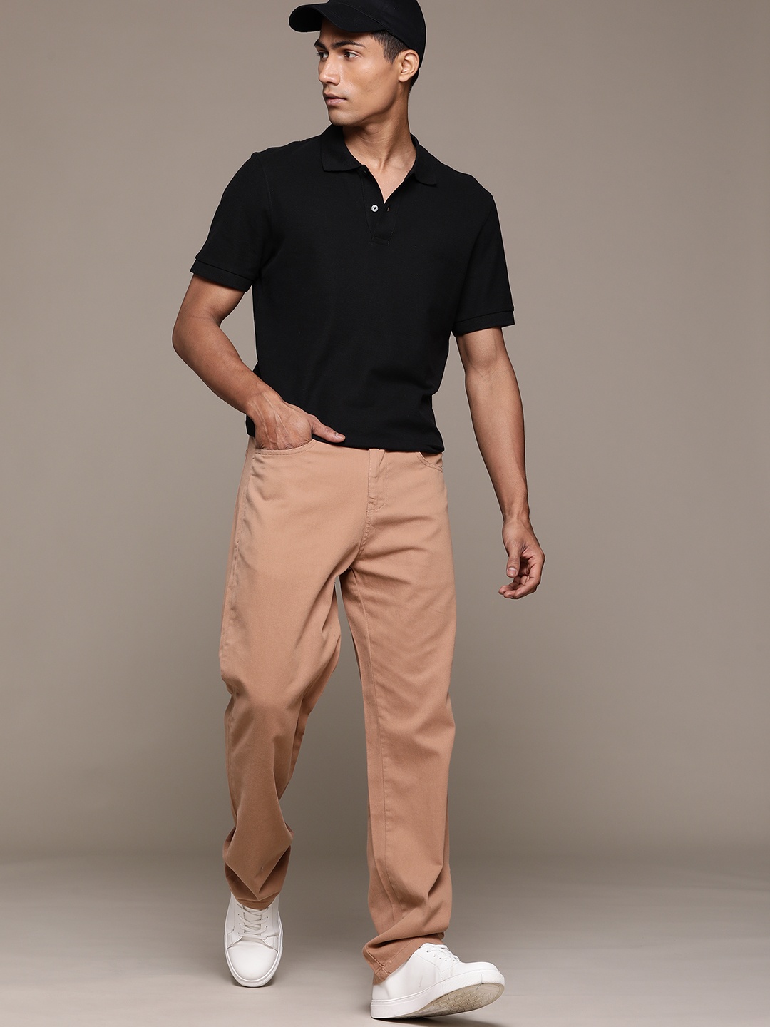 

The Roadster Lifestyle Co. Men Pure Cotton Straight Fit Trousers, Rust