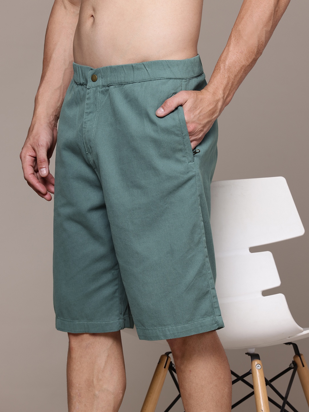 

The Roadster Lifestyle Co. Men Pure Cotton Relaxed Fit Chino Shorts, Green