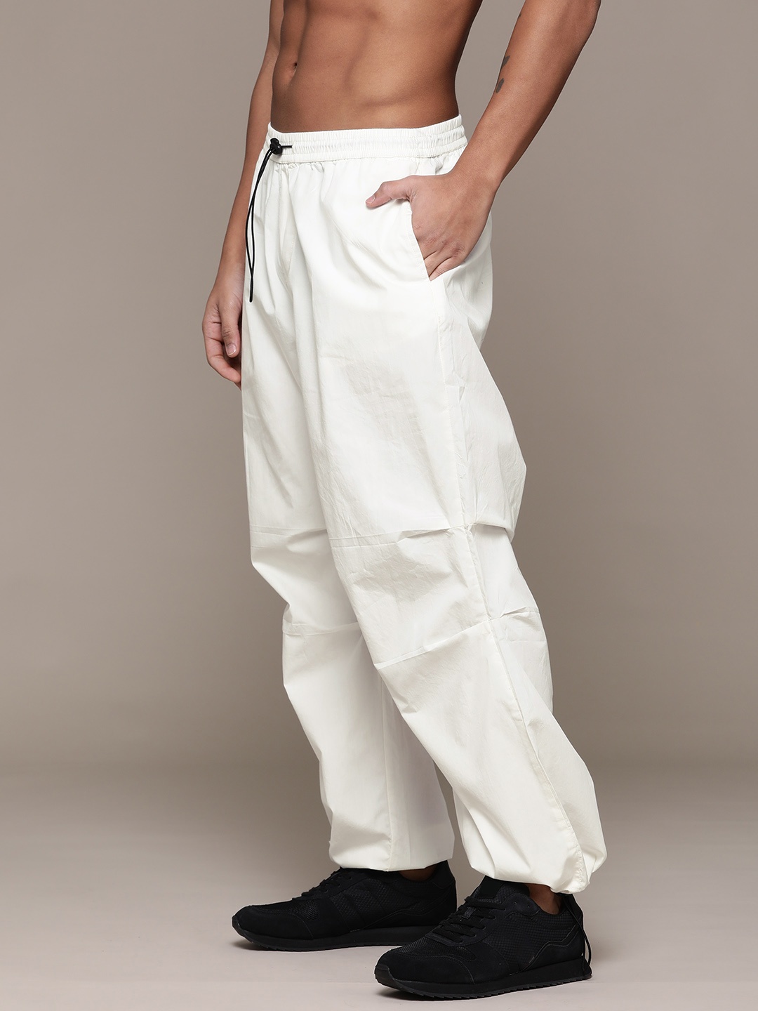 

The Roadster Lifestyle Co. Men Mid-Rise Pure Cotton Parachute Trousers, White