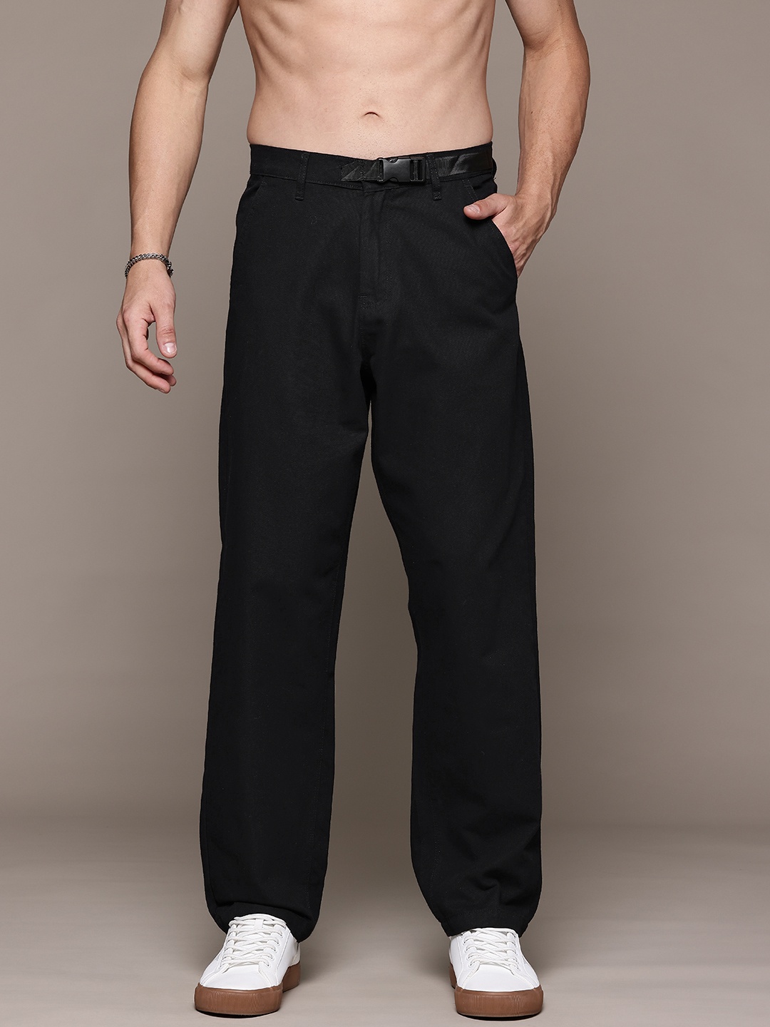 

The Roadster Lifestyle Co. Men Buckle Detail Cotton Relaxed Fit Trousers, Black