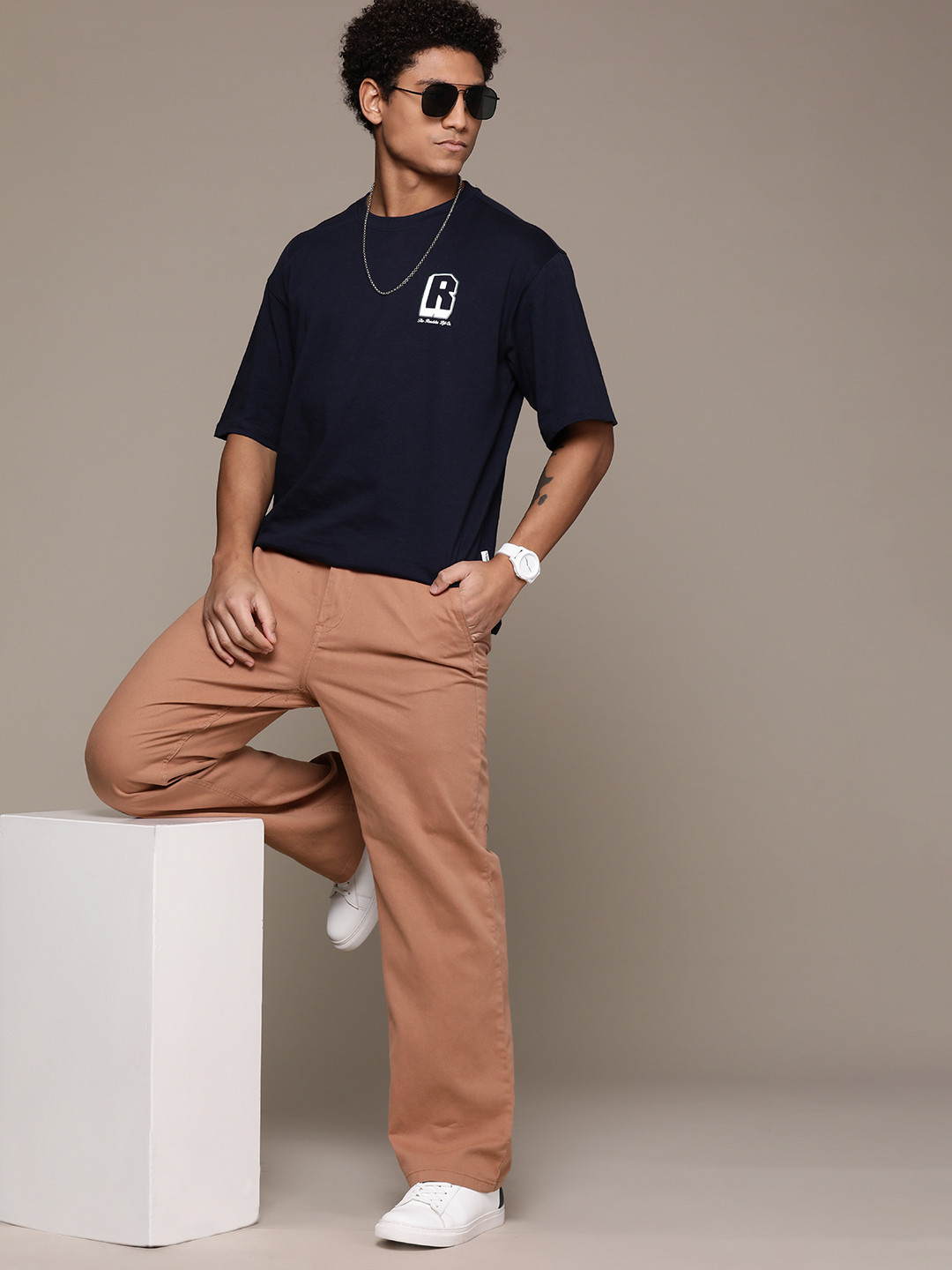 

The Roadster Lifestyle Co. Men Relaxed Fit Pure Cotton Trousers, Brown
